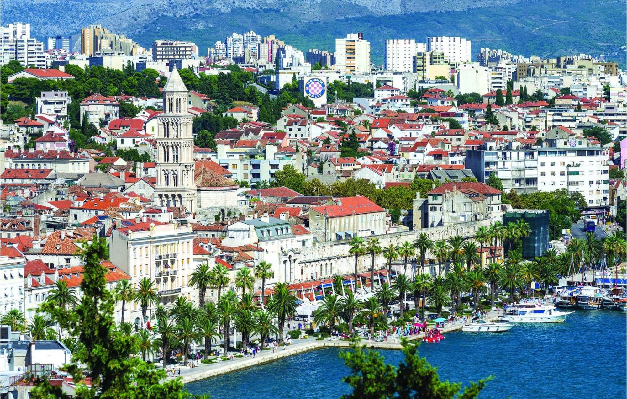Stunning Home In Split With Outdoor Swimming Pool المظهر الخارجي الصورة