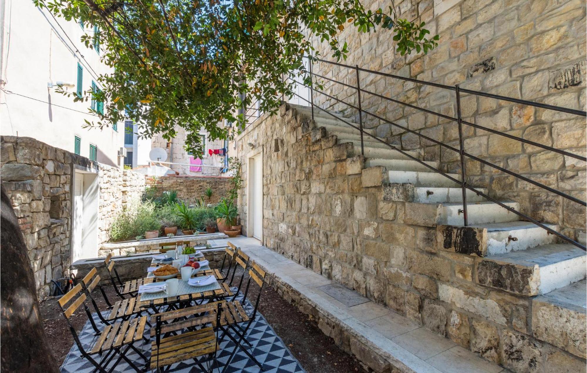 Stunning Home In Split With Outdoor Swimming Pool المظهر الخارجي الصورة